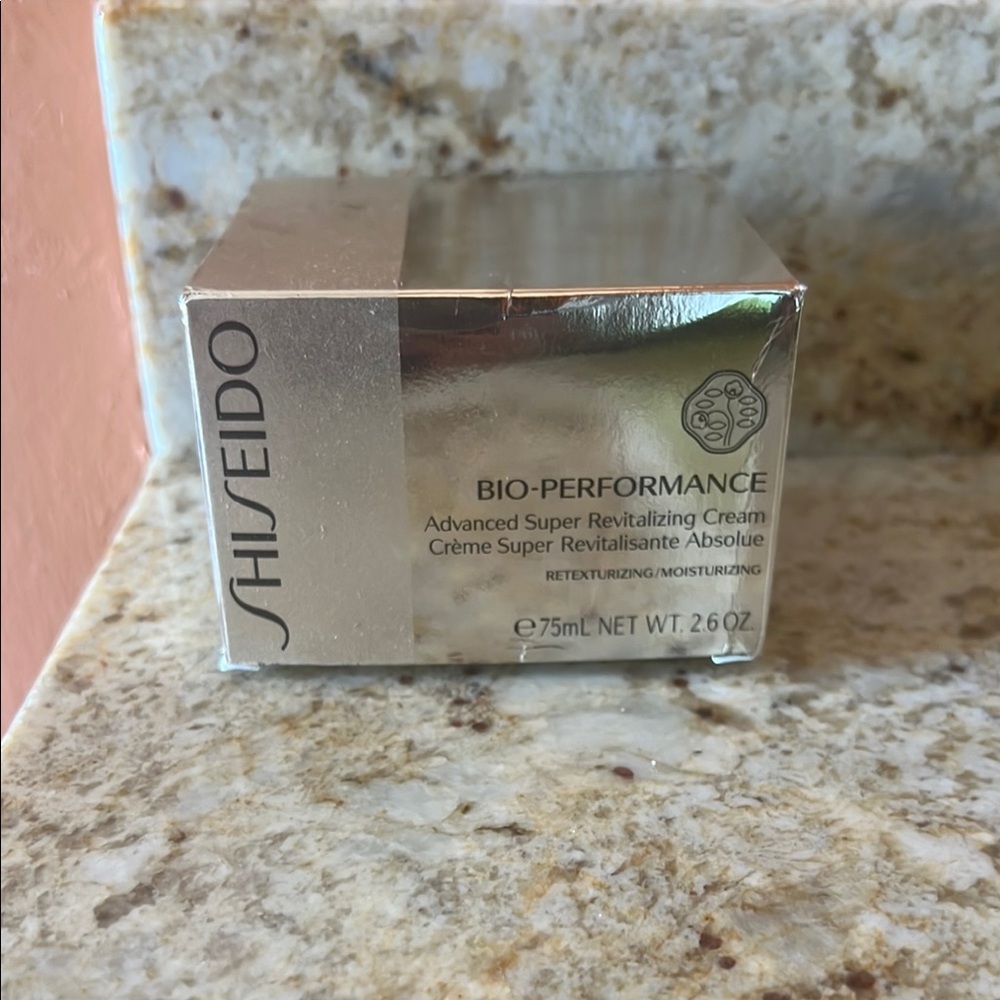 Shiseido Bio-Performance Cream in Silver Packaging